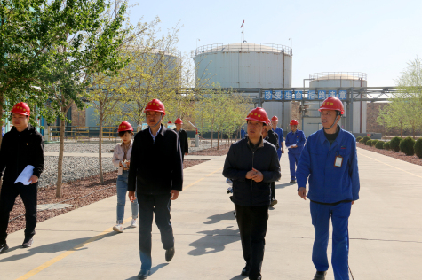 中衛市市長(cháng)李曉波到寧夏華御調研安全生產(chǎn)工作