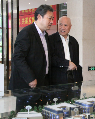 曹后靈副市長(cháng)等領(lǐng)導一行蒞臨科技園考察調研