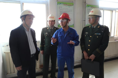 中衛市副市長(cháng)劉啟峰率隊 到寧夏華御開(kāi)展消防安全大檢查