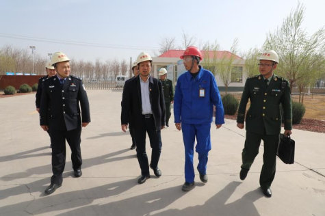 中衛市副市長(cháng)劉啟峰率隊 到寧夏華御開(kāi)展消防安全大檢查