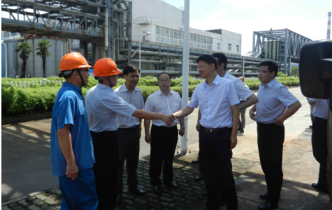 李亞平蒞集團張家港公司視察指導工作